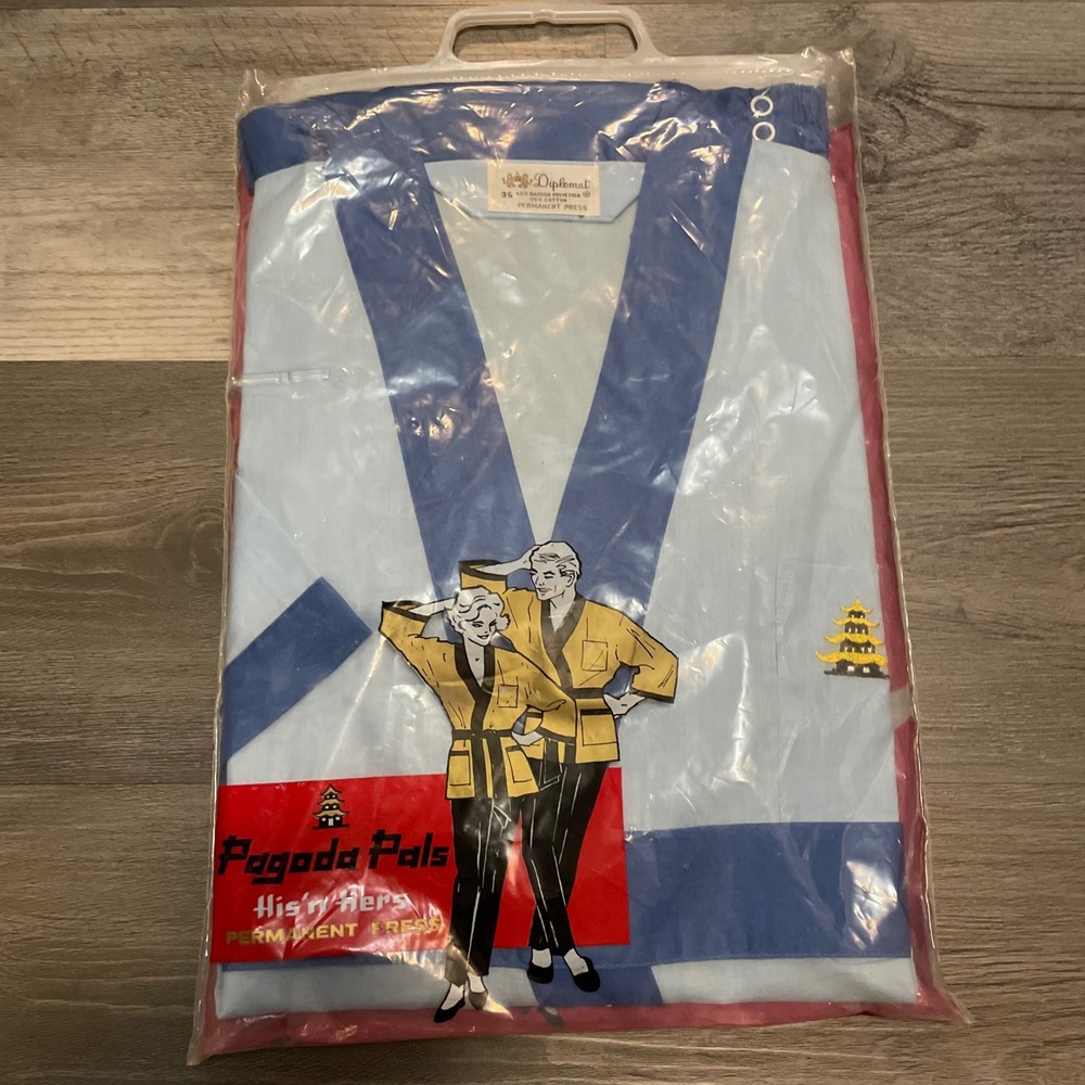 Vintage Diplomat Pagoda Pals Blue Lounging Robe Deadstock NIP Size 36 Retro